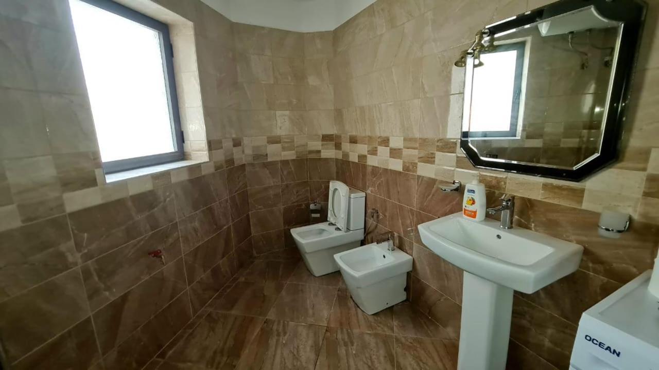 Calmly, Spacious Apartment Next To Usa Embassy ティラナ エクステリア 写真
